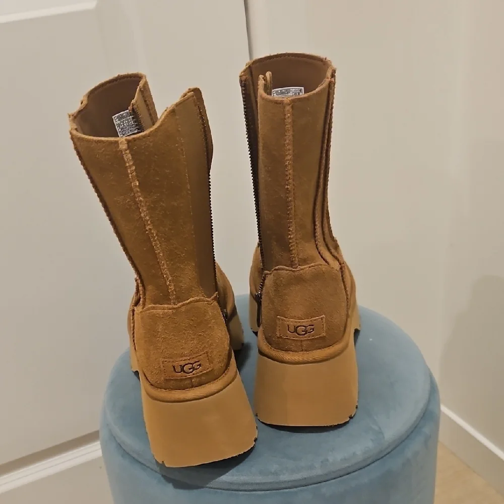 UGG Brown Platform Winter Boots - Picture 9 of 10